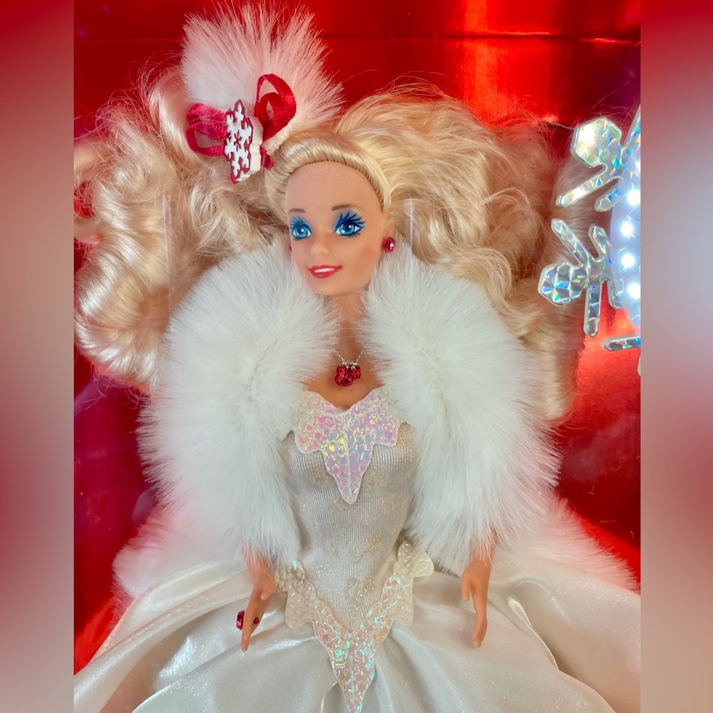 1989 Holiday Barbie Special Edition | White Dress in box + snowflake ornament